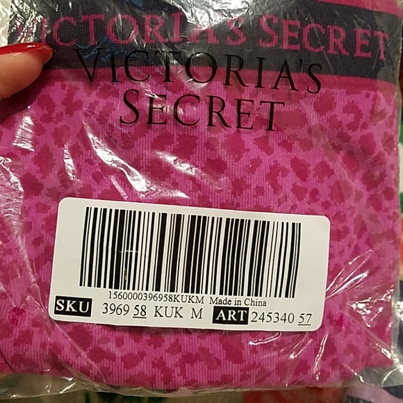 Victoria Secret makeup bag and 3 prs of Med pantie - Picture 5 of 7